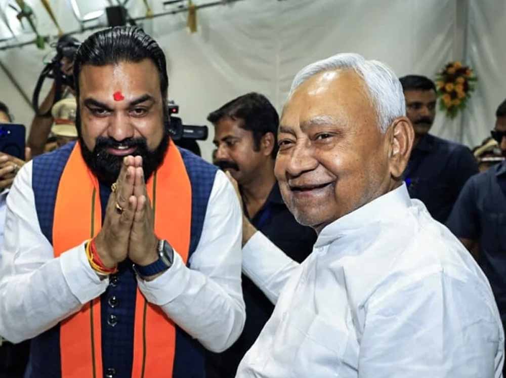 बिहार की राजनीति में नई चाल: Nitish Kumar साध रहे ‘लव-कुश’ समीकरण, सम्राट पर बड़ा भरोसा बिहार की राजनीति में नई चाल: Nitish Kumar साध रहे ‘लव-कुश’ समीकरण, सम्राट पर बड़ा भरोसा
