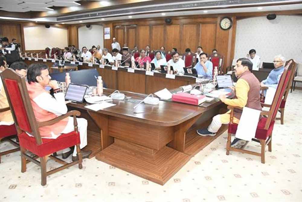 लोक निर्माण के कार्यों के लिए 26311 करोड़ और चिकित्सा शिक्षा, आंगनवाड़ी एवं सिंचाई योजना के लिए 490 करोड़ रूपये की स्वीकृति