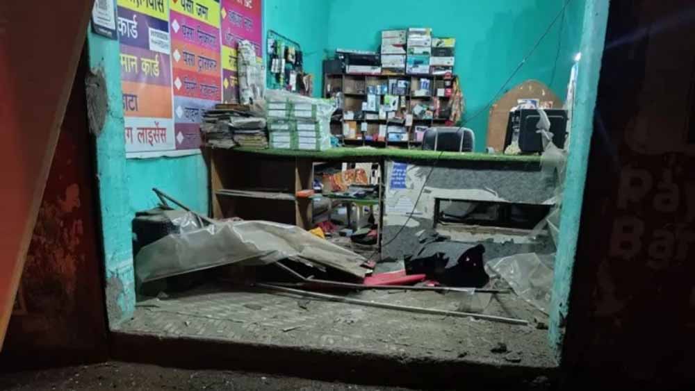जांजगीर में ब्लास्ट से हड़कंप: सीएससी सेंटर में विस्फोट, कंप्यूटर-प्रिंटर चकनाचूर