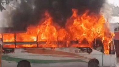 चलती बाराती बस में लगी भीषण आग, शुरुआती जांच में शॉर्ट सर्किट का अंदेशा