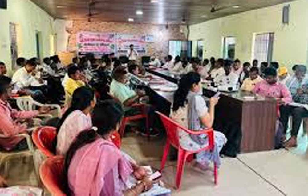 बाल विवाह पर सख्ती: Manendragarh में प्रशासन ने तीन शादियां रुकवाईं, परिवारों को चेतावनी