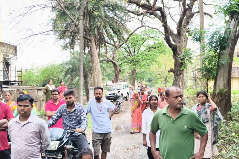 अवैध निर्माण पर सख्ती: पोटका में प्रशासन का एक्शन, कई ठिकानों पर चला बुलडोजर