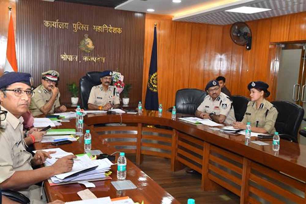 पुलिस महानिदेशक कैलाश मकवाणा की अध्‍यक्षता में रेलवे सुरक्षा एवं सिंहस्थ-2028 की तैयारियों को लेकर पुलिस मुख्यालय में उच्चस्तरीय समन्‍वय समिति की बैठक आयोजित