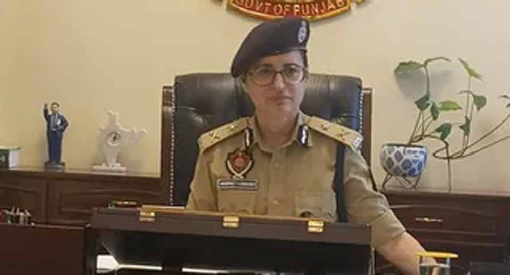 PNB लूट का त्वरित खुलासा: जालंधर पुलिस ने मुख्य आरोपी को दबोचा, रिटायर्ड DSP का बेटा निकला मास्टर माइंड PNB लूट का त्वरित खुलासा: जालंधर पुलिस ने मुख्य आरोपी को दबोचा, रिटायर्ड DSP का बेटा निकला मास्टर माइंड