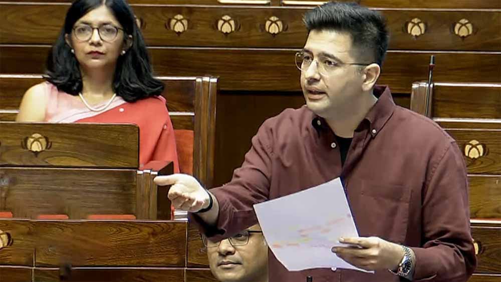 AAP का चौंकाने वाला कदम: राघव चड्ढा की सुरक्षा हटाई, पंजाब में सियासी हलचल तेज