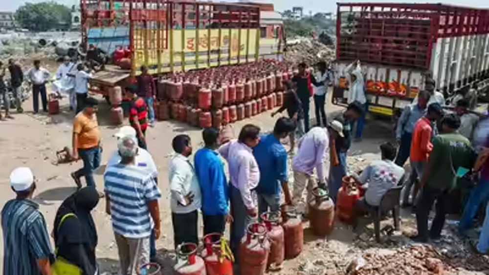 तनाव का असर आम जनता पर: सीमावर्ती इलाकों में बिगड़ा किचन बजट