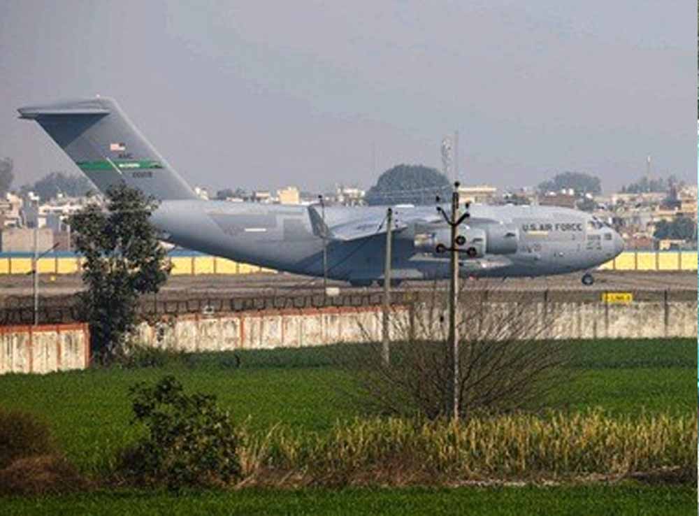 फ्लाइट सेफ्टी पर फोकस: अमृतसर एयरपोर्ट मैनेजमेंट सख्त, बर्ड-हिट और अवैध निर्माणों पर रोक