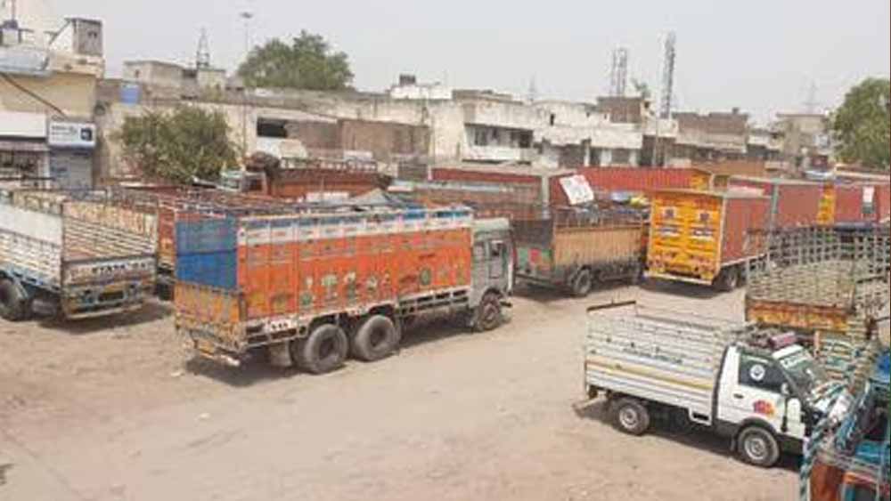 ट्रक यूनियन मामले में सियासत तेज, विधायक ने पुलिस की कार्रवाई पर उठाए सवाल ट्रक यूनियन मामले में सियासत तेज, विधायक ने पुलिस की कार्रवाई पर उठाए सवाल