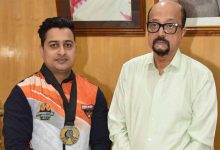 राज्यपाल डेका ने स्वर्ण पदक विजेता आर्मरेसलर मंत झा को दी बधाई राज्यपाल रमेन डेका
