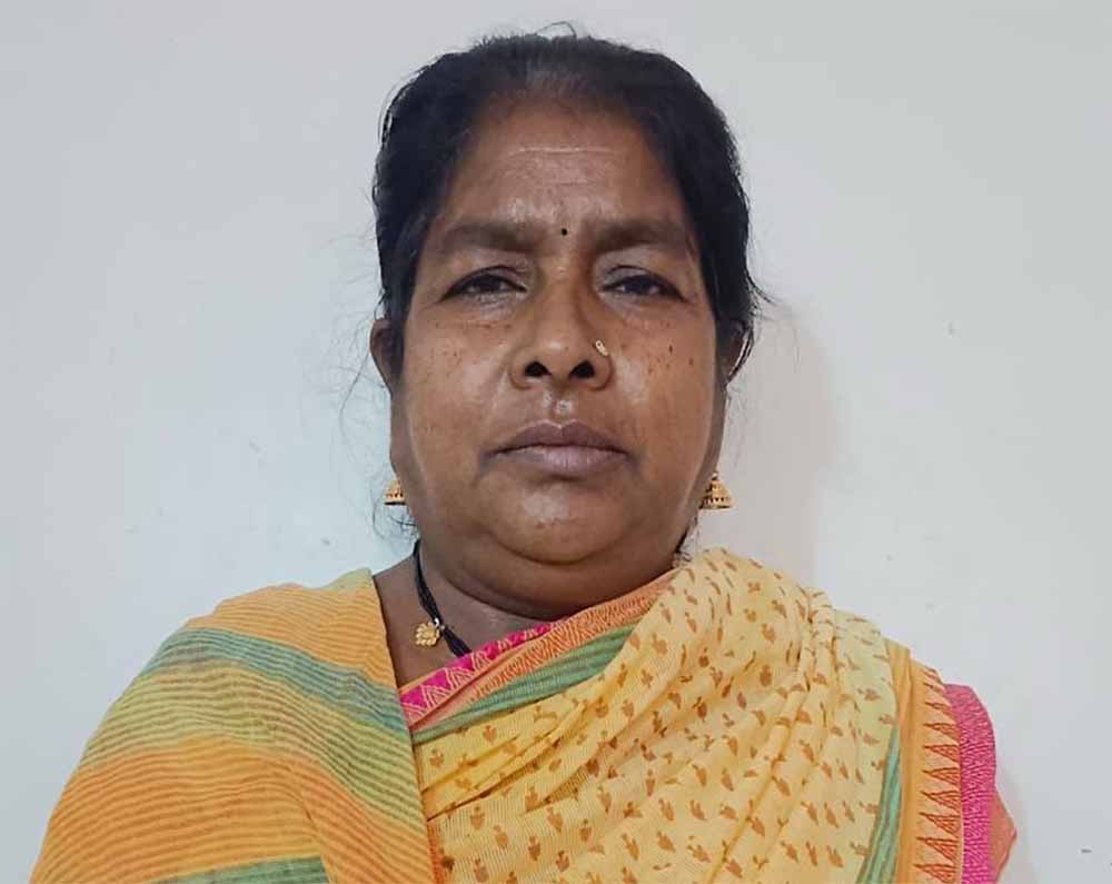 आर्थिक संकट के अंधेरे से उबरकर रोशन हुआ कुसुम बाई का घर
