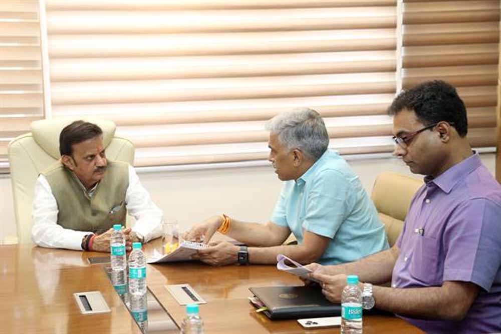 रीवा शहर में जल प्रदाय योजना एवं सीवरेज सिस्टम कार्यों की वृहद समीक्षा की