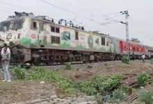 तेज हवाओं ने बढ़ाई मुसीबत, कई जगह ट्रैक पर पेड़ गिरने से ट्रेनें प्रभावित