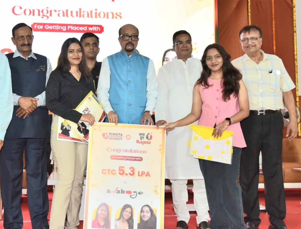 मैं’ से ’हम’ की यात्रा ही कामयाबी की कुंजी- राज्यपाल डेका