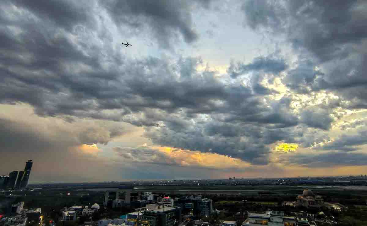 लखनऊ में अप्रैल में हुआ नवंबर जैसी सर्दी का अहसास, पारा गिरकर 27 डिग्री पर पहुंचा, जानें मौसम विभाग का नया अपडेट