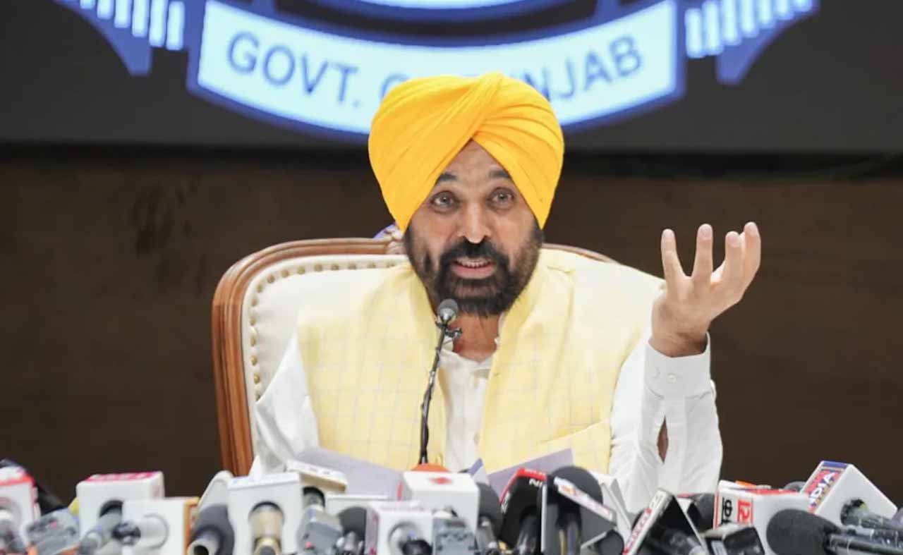 चुनावी माहौल में ED का एक्शन: 3 दिन में दो बड़े आप नेताओं के घर छापेमारी, सीएम मान ने बताया 'चुनावी खेल'