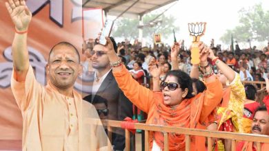 योगी आदित्यनाथ बोले - भाजपा सरकार आएगी तो बंगाल की सड़कों पर झाड़ू लगाएंगे गुंडे, माफिया व मौलाना