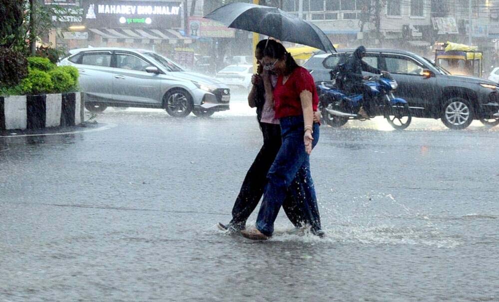 पंजाब में आंधी-बारिश का अलर्ट, 15 शहरों में तापमान 35 डिग्री पार, बठिंडा सबसे गर्म