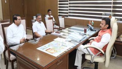 नर्सिंग कॉलेजों की छात्राओं की नियुक्ति में उपलब्ध सभी जिलों का विकल्प करें प्रदान