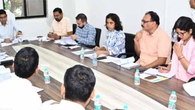 ​राजस्व कार्यों में ढिलाई पर सख्त:लंबित प्रकरणों के निपटारे और राजस्व वसूली में तेजी लाने मंत्री ने दिए निर्देश