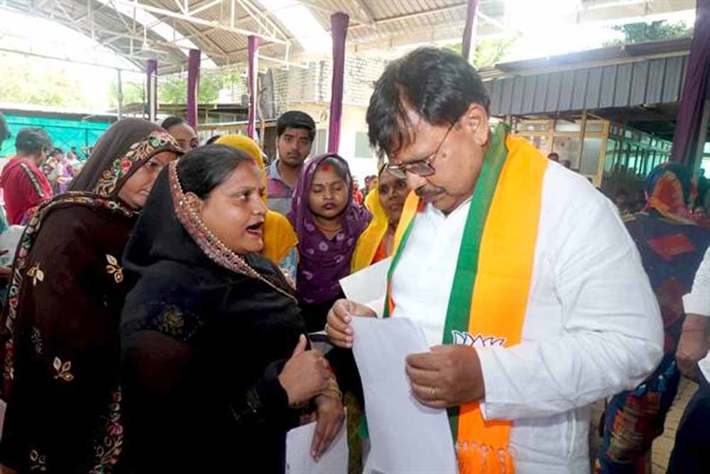 नर सेवा-नारायण सेवा के मूलमंत्र को साकार कर रही है सरकार : ऊर्जा मंत्री तोमर
