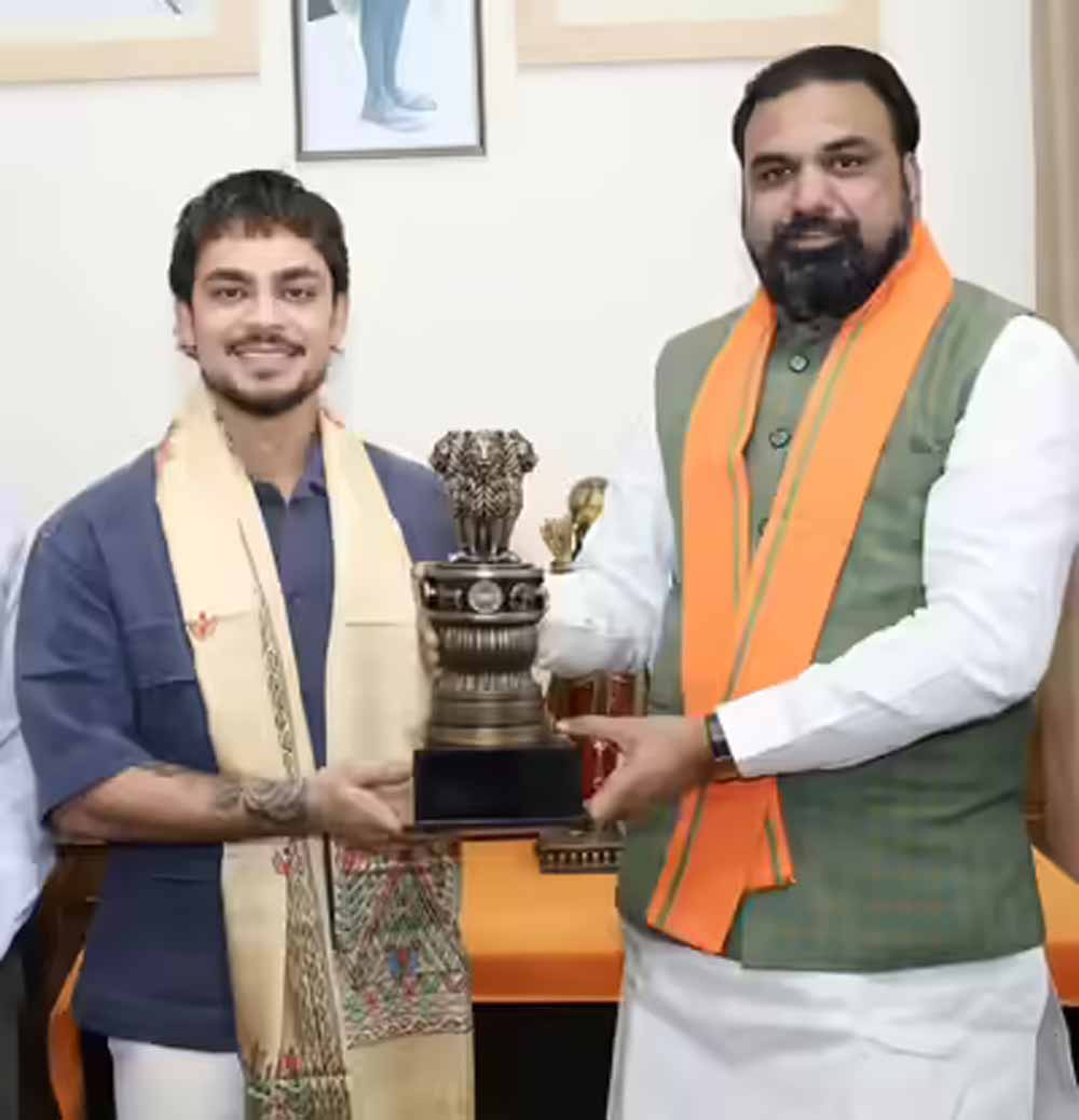 बिहार के लाल ईशान किशन पर गर्व, मुख्यमंत्री सम्राट चौधरी ने सौंपा 1 करोड़ का चेक