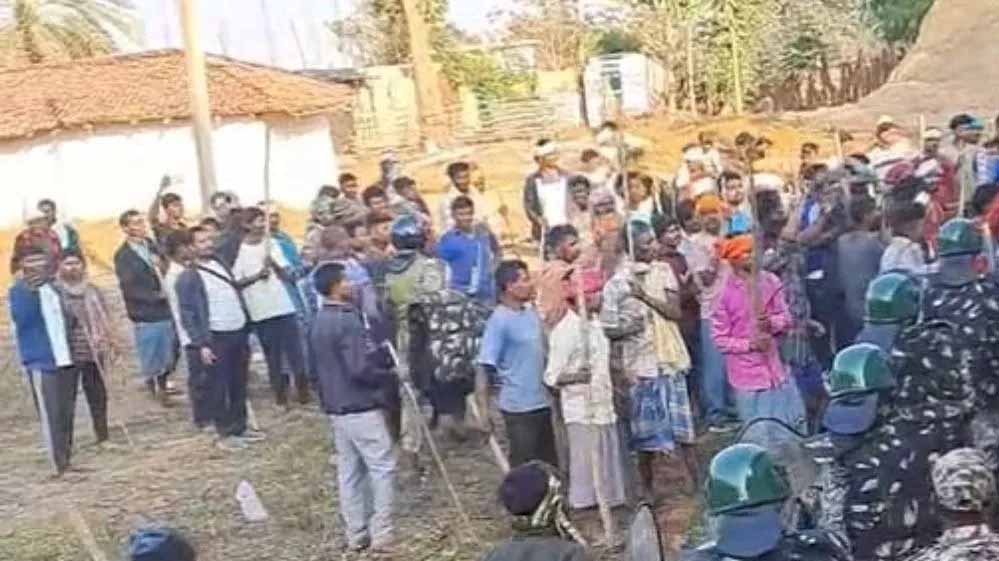 छत्तीसगढ़ में परंपरा और विवाद: शव दफनाने के लिए जमीन न मिलने से लोगों में गुस्सा