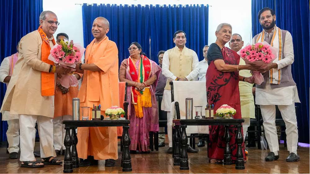 UP कैबिनेट में योगी की रणनीति साफ, मंत्रालयों के जरिए किसे मिला ताकत का संकेत?