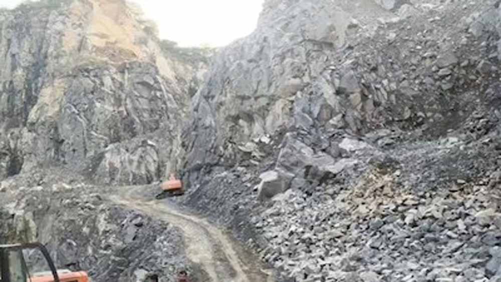 राजस्थान के मोकलवास में दर्दनाक हादसा: मलबे में दबे मजदूर की तलाश में रेस्क्यू जारी राजस्थान के मोकलवास में दर्दनाक हादसा: मलबे में दबे मजदूर की तलाश में रेस्क्यू जारी
