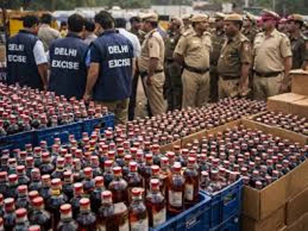 ‘नशे पर लगाम, देश को सलाम’ अभियान के तहत दो अंतर-राज्यीय शराब सप्लायर गिरफ्तार ‘नशे पर लगाम, देश को सलाम’ अभियान के तहत दो अंतर-राज्यीय शराब सप्लायर गिरफ्तार