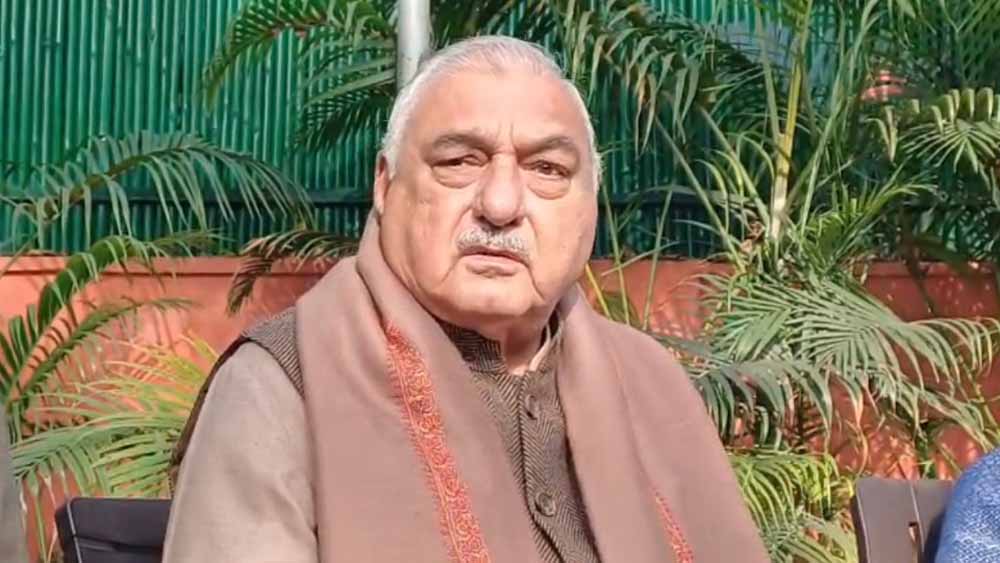 हुड्डा सरकार पर नियम बदलकर भूखंड आवंटन में गड़बड़ी के गंभीर आरोप हुड्डा सरकार पर नियम बदलकर भूखंड आवंटन में गड़बड़ी के गंभीर आरोप