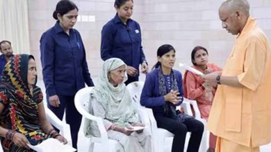 जनता दर्शन में योगी का सख्त संदेश, अधिकारियों को समयबद्ध निस्तारण के निर्देश