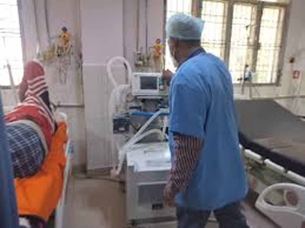 PMJAY जांच में बड़ा खुलासा: एक ही डॉक्टर कई अस्पतालों में तैनात, सरकार ने भेजे नोटिस PMJAY जांच में बड़ा खुलासा: एक ही डॉक्टर कई अस्पतालों में तैनात, सरकार ने भेजे नोटिस