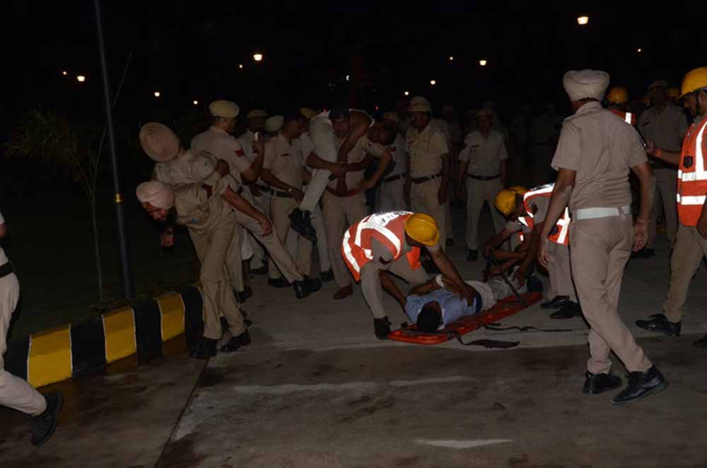 अंबाला से चला प्रहार,गोल्डन ऐरो स्क्वाड्रन ने दुश्मन के ठिकाने किए तबाह अंबाला से चला प्रहार,गोल्डन ऐरो स्क्वाड्रन ने दुश्मन के ठिकाने किए तबाह