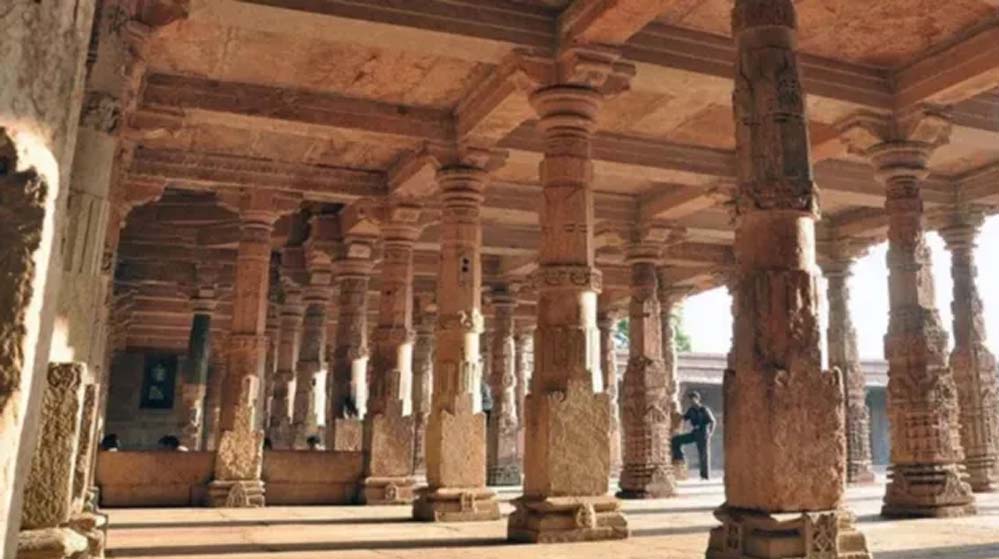 भोजशाला :98 दिन की खुदाई और अध्ययन के बाद ASI ने खोले इतिहास के पन्ने: तांबे के सिक्के और शिलालेख मिले भोजशाला :98 दिन की खुदाई और अध्ययन के बाद ASI ने खोले इतिहास के पन्ने: तांबे के सिक्के और शिलालेख मिले