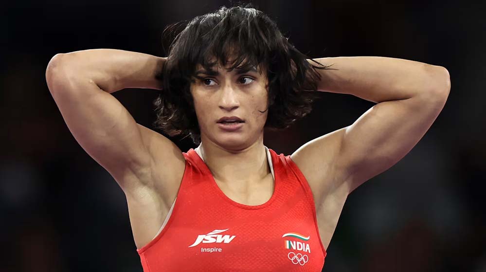 व‍िनेश फोगाट का डोप टेस्ट विवाद, स्टार रेसलर को नोट‍िस के जरिए करारा झटका