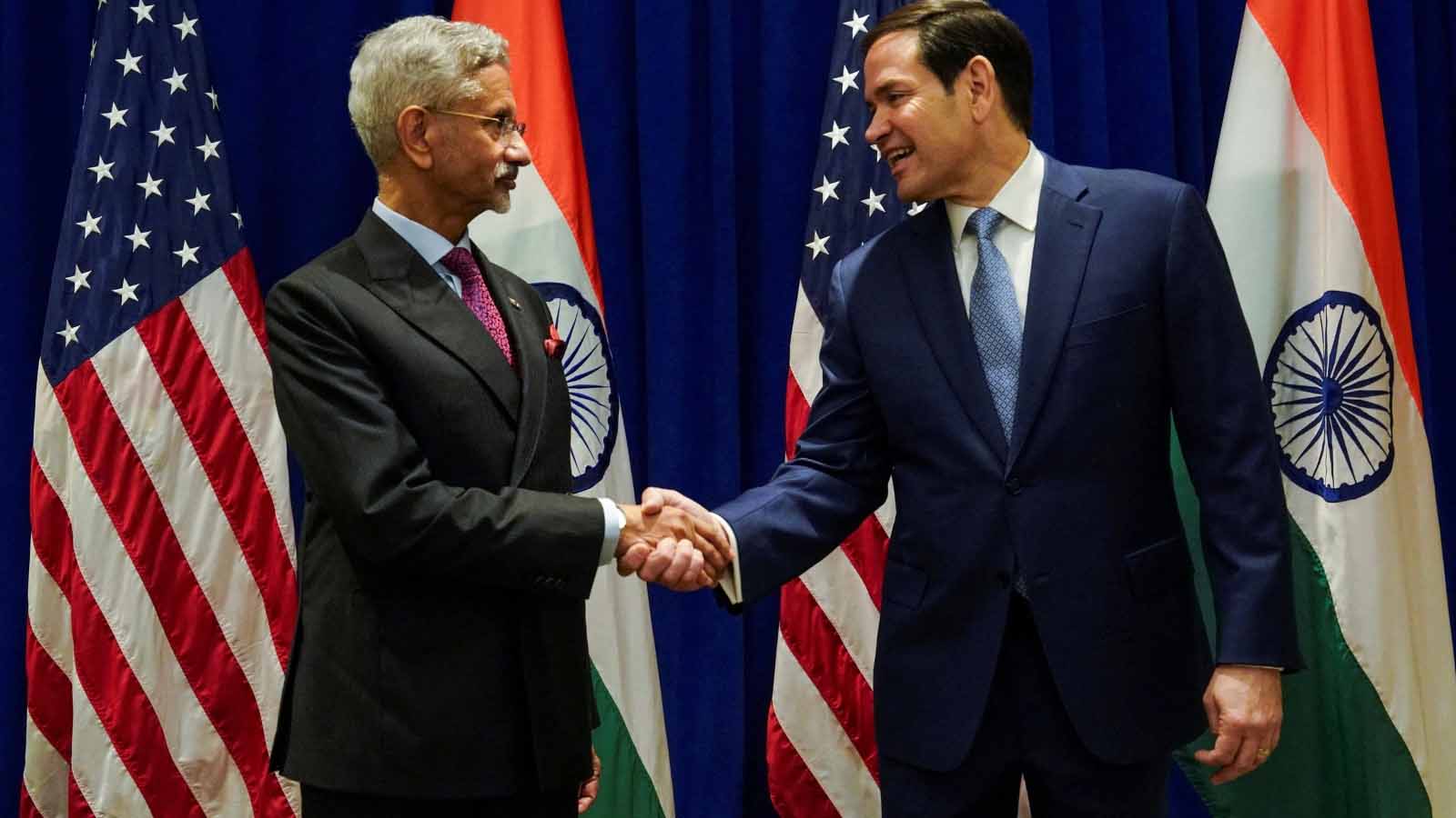 वीजा नियमों पर अमेरिका का बड़ा बयान, रूबियो बोले- बदलाव सिर्फ भारत के लिए नहीं वीजा नियमों पर अमेरिका का बड़ा बयान, रूबियो बोले- बदलाव सिर्फ भारत के लिए नहीं