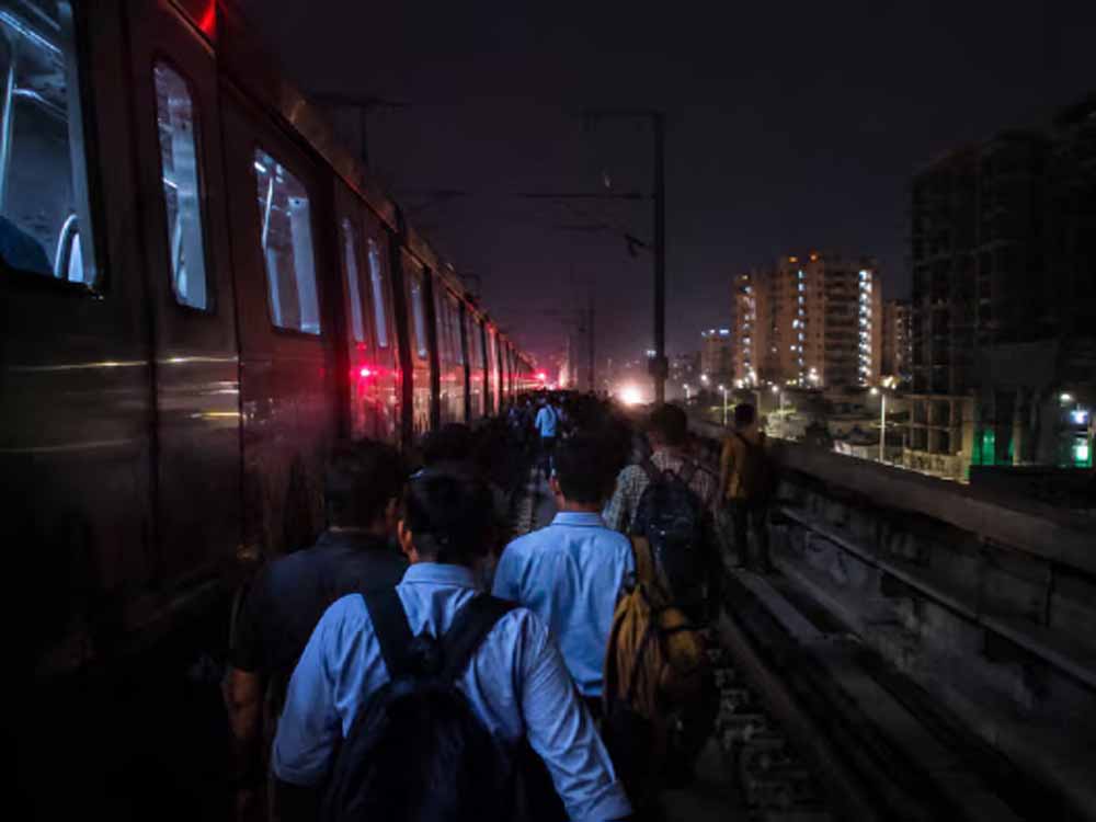 भीषण गर्मी में गुरुग्राम को झटका, 7 बिजली घर ठप होने से सप्लाई बाधित भीषण गर्मी में गुरुग्राम को झटका, 7 बिजली घर ठप होने से सप्लाई बाधित
