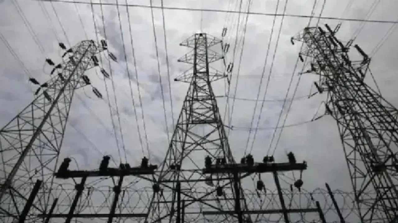 भीषण गर्मी में बड़ा झटका: लखनऊ के 9 सबस्टेशन ठप, सप्लाई बाधित भीषण गर्मी में बड़ा झटका: लखनऊ के 9 सबस्टेशन ठप, सप्लाई बाधित