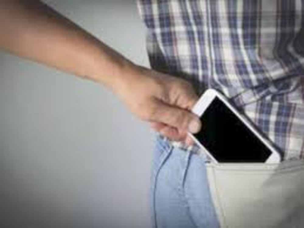 सीसीटीवी से खुला रेलवे मोबाइल चोरी गैंग का राज, 9 साल के बच्चे ने बताया पूरा नेटवर्क सीसीटीवी से खुला रेलवे मोबाइल चोरी गैंग का राज, 9 साल के बच्चे ने बताया पूरा नेटवर्क