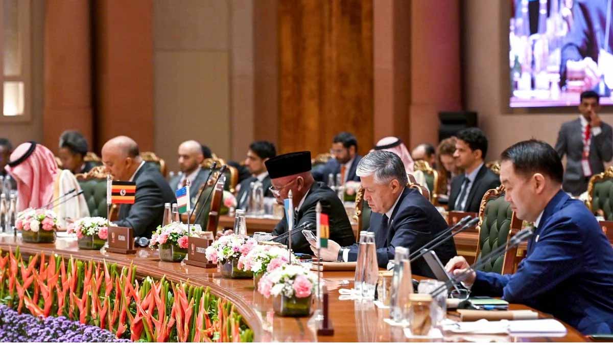 ब्रिक्स समिट में मतभेद, 60 एजेंडों पर सहमति लेकिन ईरान मुद्दे पर विवाद ब्रिक्स समिट में मतभेद, 60 एजेंडों पर सहमति लेकिन ईरान मुद्दे पर विवाद