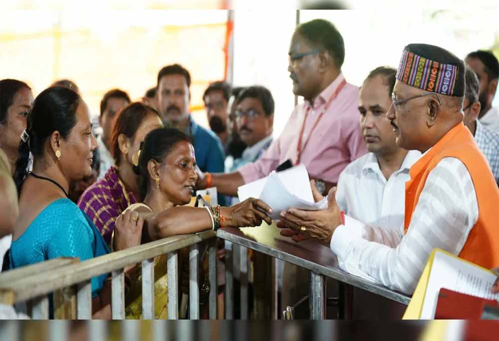 Sushasan Tihar के दूसरे दिन तेज कार्रवाई, सैकड़ों शिकायतों का ऑन-द-स्पॉट समाधान