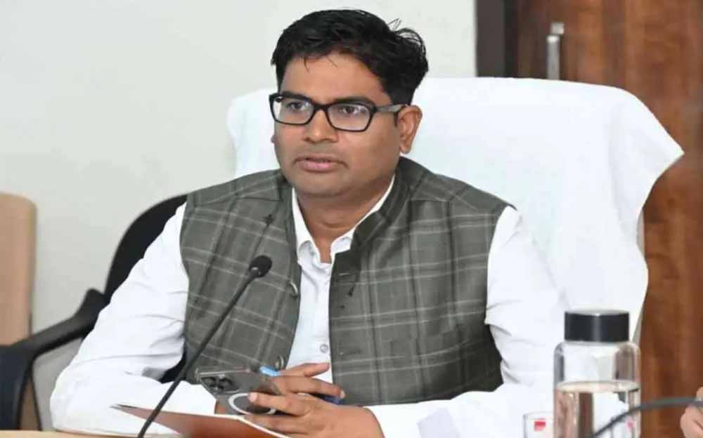 वित्त मंत्री ओपी चौधरी ने शेयर किया खास वीडियो, बोले- झालमुड़ी के साथ जीत का मजा