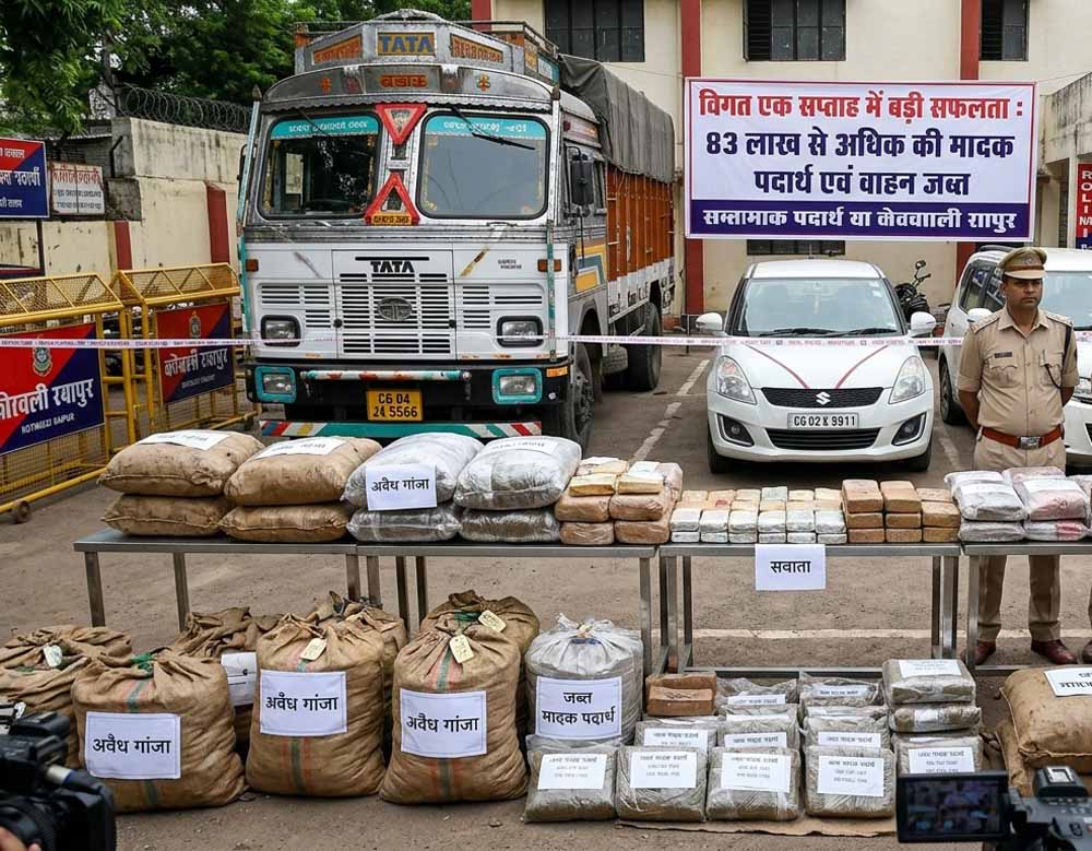 विगत् एक सप्‍ताह में 83 लाख रूपये से अधिक कीमत के मादक पदार्थ सहित वाहन जब्‍त