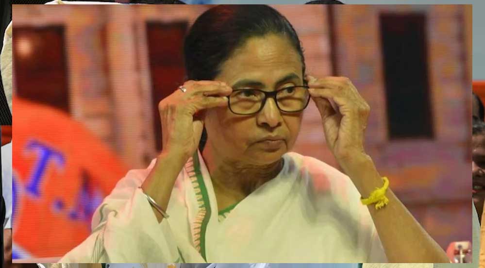 जहां चलता था भतीजे का दबदबा, वहां TMC के झंडे तक नहीं बचे जहां चलता था भतीजे का दबदबा, वहां TMC के झंडे तक नहीं बचे