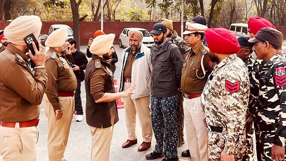 ईमेल से मिली धमकी, चंडीगढ़ के स्कूल और हरियाणा CMO निशाने पर, अंबाला-दिल्ली ट्रैक पर ब्लास्ट की बात