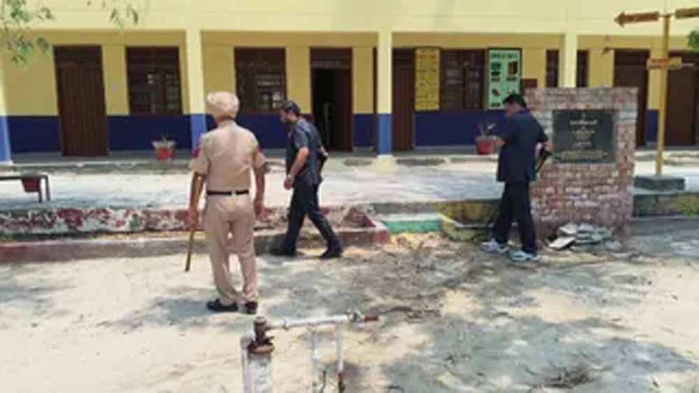 स्कूलों को बम धमकी मिलने से दहशत, फरीदकोट में सुरक्षा एजेंसियां अलर्ट