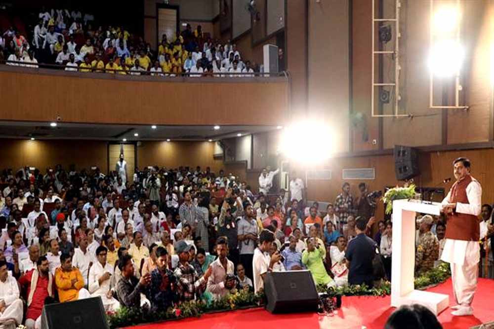 नदियां हमारी प्रत्यक्ष शक्तियां हैं : दादा गुरू