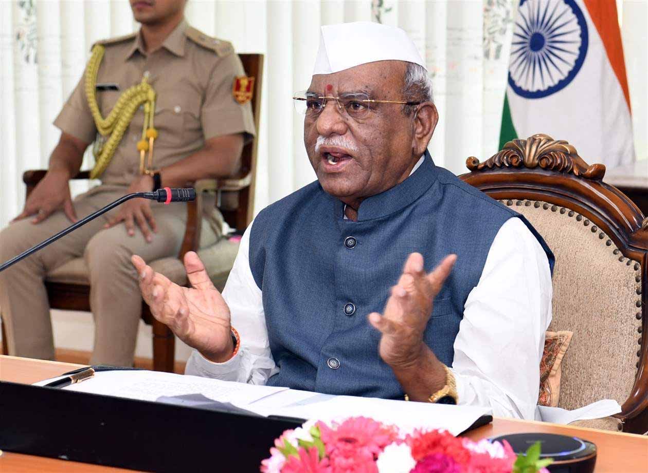 अच्छी शिक्षा और नैतिक मूल्यों पर दें जोर: राज्यपाल बागडे