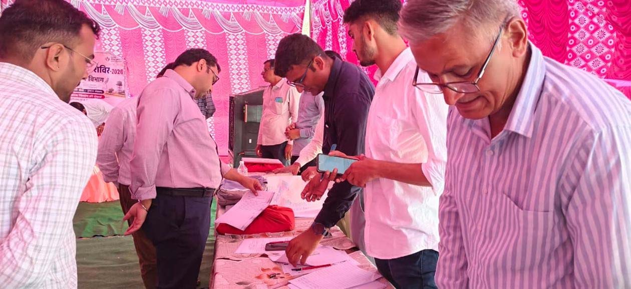 पोकरासर में ग्रामीण सेवा शिविर: प्रभारी सचिव ने योजनाओं के प्रभावी क्रियान्वयन के दिए निर्देश