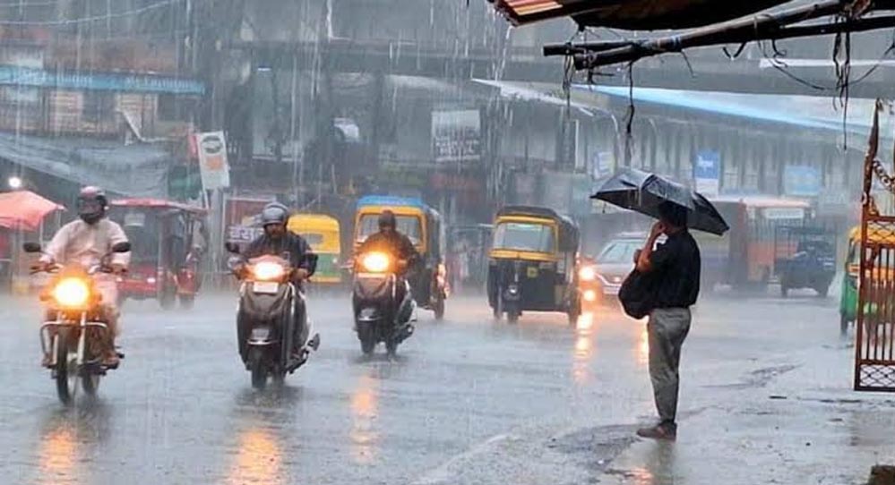 MP Weather Update: बारिश से पहले बढ़ी बेचैनी, उमस ने किया बेहाल; मौसम विभाग ने दी अहम चेतावनी